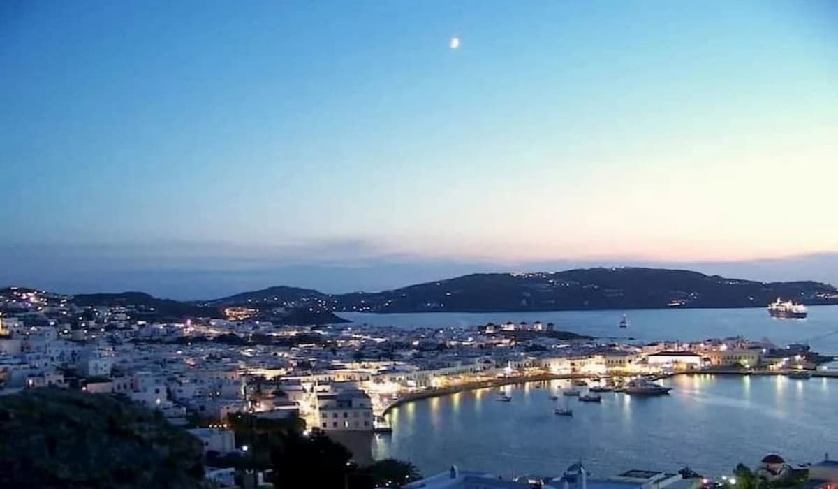 luxury yacht charter Mykonos, luxury lifestyle, superyacht charter
