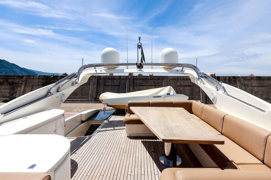 sun deck, motor yacht sundeck, Italy yachting