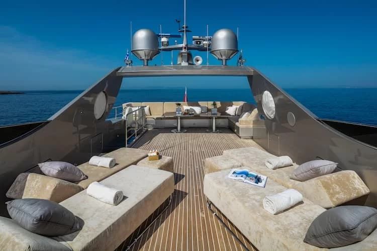 luxury yacht deck, luxury yacht cruise