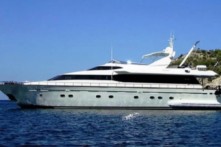 weekly yacht charter Greece, crewed yacht charter Greece