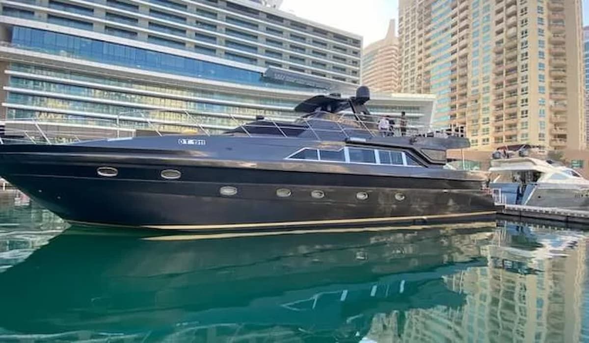 luxury yacht charter Dubai, superyacht charter Dubai