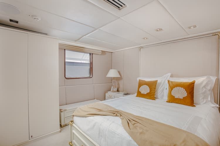 mega yacht cabin, mega yacht bedroom, Greece megayachts