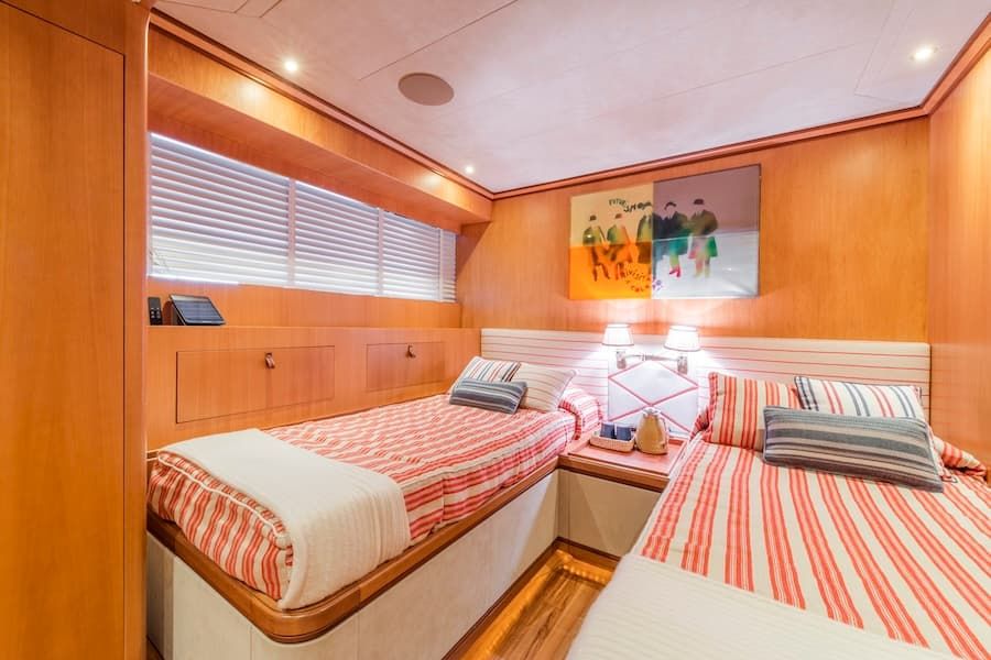 yacht accommodation, twin cabin, yacht rental Italy