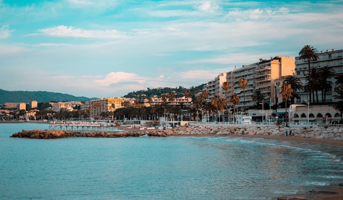 yacht charter Cannes, yacht rental Cannes, superyacht charter French Riviera