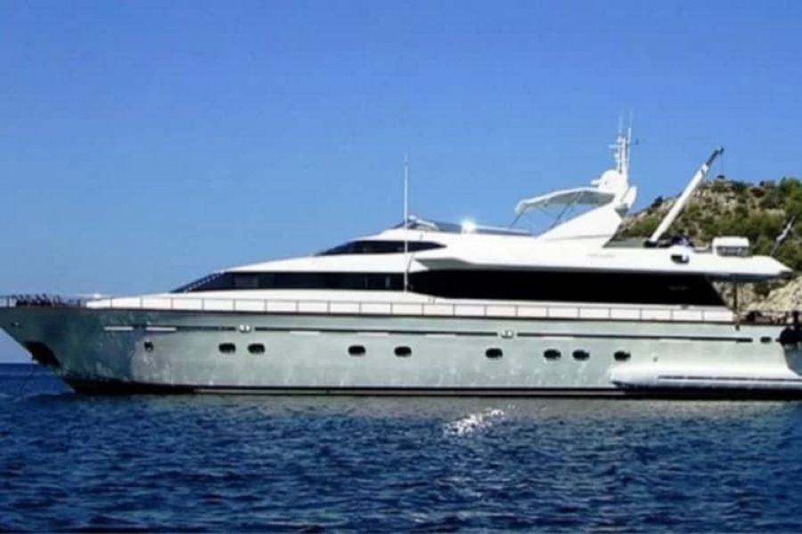 weekly yacht charter Greece, crewed yacht charter Athens, Athens yachts