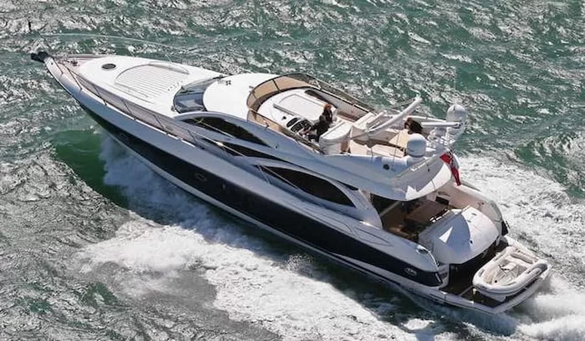 Dubai yacht rentals, luxury yacht rental Dubai, luxury yacht charter