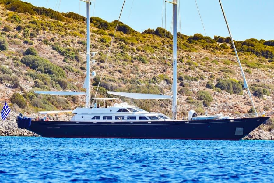 Yacht Charter Med, Luxury Sailing Yacht